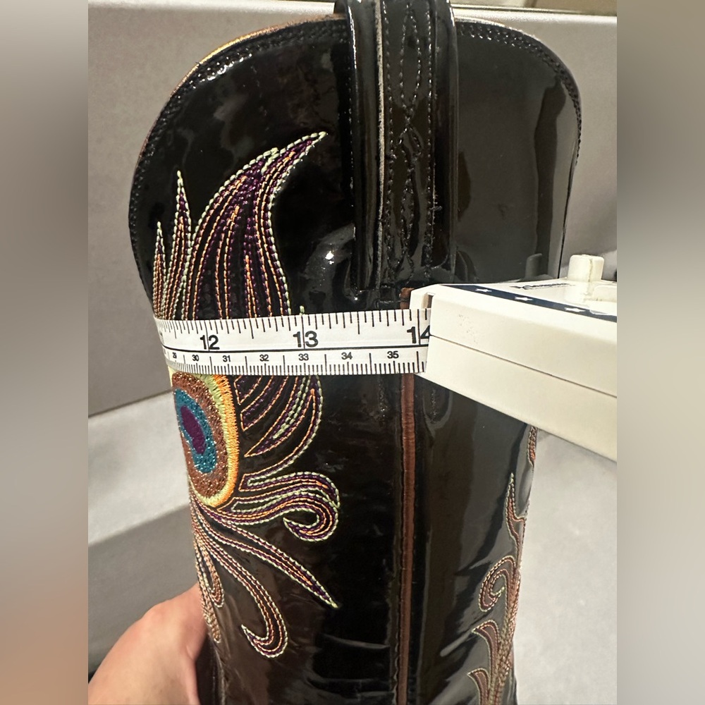 Lucchese Classics Patent Leather Black Peacock Embroidered Heeled Boots Size 8 - Picture 11 of 11